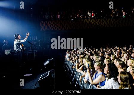 Copenaghen, Danimarca. 13th giugno, 2023. Il cantante, cantautore e musicista inglese James Bay si esibisce in un concerto dal vivo al VEGA di Copenhagen. (Photo Credit: Gonzales Photo/Alamy Live News Foto Stock