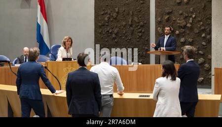 L'Aia, Paesi Bassi. 14 giugno, 2023. Thierry Baudet (FVD) durante un dibattito alla Camera dei rappresentanti sul programma di ricerca "Indipendenza, decolonizzazione, violenza e guerra in Indonesia 1945-1950”. Nel febbraio di quest'anno, Rutte si è scusato per la "violenza estrema” durante la lotta per l'indipendenza dell'ex colonia olandese delle Indie orientali. ANP LEX VAN LIESHOUT/Alamy Live News netherlands out - belgium out Foto Stock