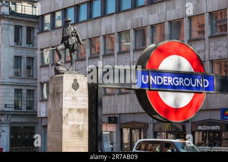 Royal Fusiliers Regiment London Statua Holborn Foto Stock