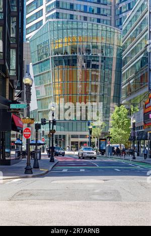 Il Ritz Carlton Boston Common, la metà dell'hotel dello sviluppo del Ritz Carlton Towers in Washington Street in Avery Street nel centro di Boston. Foto Stock