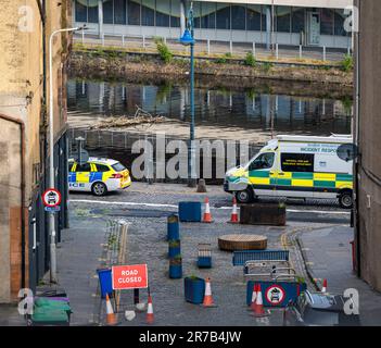 Leith, Edimburgo, Scozia, Regno Unito, 14 giugno 2023. Corpo dell'uomo scomparso trovato sulla riva: I servizi di emergenza sono chiamati sulla riva questa mattina presto. Si pensa che l'uomo sia Zyrynyl Melendres, di 23 anni. Non ci sono apparenti circostanze sospette. Crediti: Sally Anderson/Alamy Live news Foto Stock