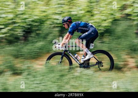 Leukerbad, Svizzera. 14th giugno, 2023. Foto di Zac Williams/SWpix.com- 14/06/2023 - Ciclismo - 2023 Tour de Suisse - Stage 4 - Arnaud Demare, Groupama FDJ. Credit: SWpix/Alamy Live News Foto Stock