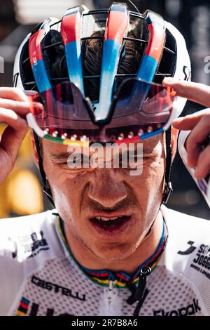 Leukerbad, Svizzera. 14th giugno, 2023. Foto di Zac Williams/SWpix.com- 14/06/2023 - Ciclismo - 2023 Tour de Suisse - Stage 4 - Remco Evenepoel, Soudal Quickstep. Credit: SWpix/Alamy Live News Foto Stock