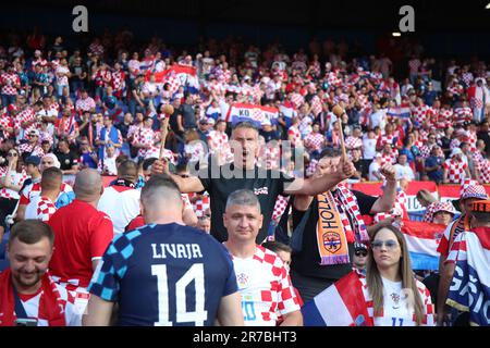 Rotterdam, Paesi Bassi. 14th giugno, 2023. Tifosi della Croazia prima della partita di semifinale della UEFA Nations League 2022/23 tra Paesi Bassi e Croazia a De Kuip il 14 giugno 2023 a Rotterdam, Paesi Bassi. Foto: Luka Stanzl/PIXSELL Credit: Pixsell/Alamy Live News Foto Stock