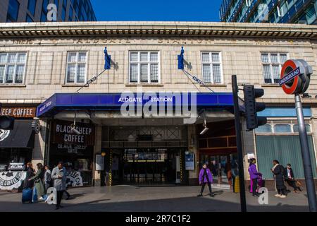 Londra, Regno Unito - Marzo 2nd 2023: L'esterno della stazione della metropolitana di Aldgate a Londra, Regno Unito. Foto Stock