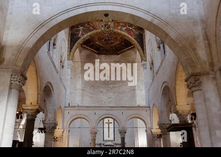 Basilica di San Nicola, Bari, durante la Festa di San Nicola, 2023 Foto Stock