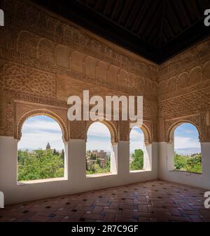 Generalife Palace Lookout con vista sull'Alhambra - Granada, Andalusia, Spagna Foto Stock