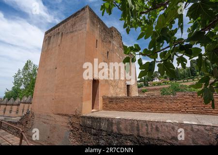 Torre del Giudice (Torre del Cadi) al Paseo de las Torres in Alhambra - Granada, Andalusia, Spagna Foto Stock