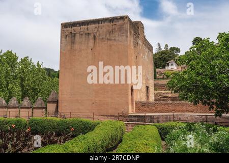 Torre del Giudice (Torre del Cadi) al Paseo de las Torres in Alhambra - Granada, Andalusia, Spagna Foto Stock