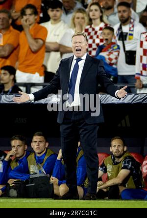 ROTTERDAM - 14/06/2023, ROTTERDAM - Olanda allenatore Ronald Koeman durante la partita di semifinale della UEFA Nations League tra Paesi Bassi e Croazia al Feyenoord Stadion de Kuip il 14 giugno 2023 a Rotterdam, Paesi Bassi. ANP KOEN VAN WEEL Foto Stock