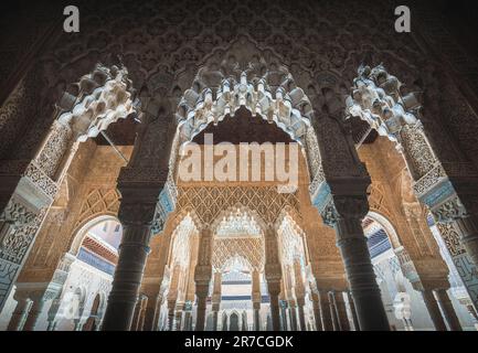 Padiglione di Corte dei Leoni (patio de los Leones) ai palazzi Nasridi dell'Alhambra - Granada, Andalusia, Spagna Foto Stock