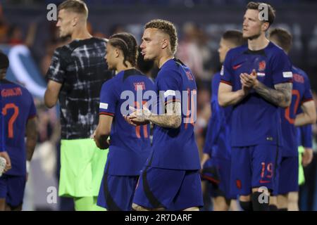 Rotterdam, Paesi Bassi, 14/06/2023, Noa Lang dei Paesi Bassi saluta i tifosi dopo la UEFA Nations League, la partita di calcio delle semifinali tra Paesi Bassi e Croazia il 14 giugno 2023 allo Stadion Feijenoord 'De Kuip' di Rotterdam, Paesi Bassi Foto Stock