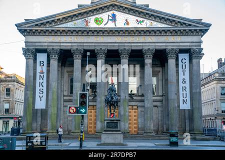 Goma di Glasgow, dove per la prima volta le stencil utilizzate dall'artista di strada Banksy, per creare molte delle opere dell'artista, saranno esposte nella sua nuova mostra, 'Cut & Run. Lo spettacolo include autentici manufatti, l'ephemera e il bagno dell'artista e durerà tre mesi e sarà aperto tutta la notte nei fine settimana. Data immagine: Giovedì 15 giugno 2023. Foto Stock