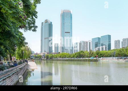 Giornata di sole vicino al Ponte di Lang a Chengdu. Foto Stock