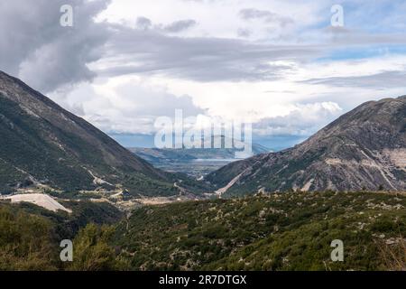 Parco Nazionale di Llogara. Ceraunian Montagne lungo la Riviera albanese nel sud-ovest Albania. Flora e natura Foto Stock