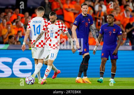 14-06-2023: Sport: Nederland contro Kroatie ROTTERDAM, PAESI BASSI - GIUGNO 14: WOUT Weghorst (Paesi Bassi) e Steven Bergwijn (Paesi Bassi) durante il MAT Foto Stock