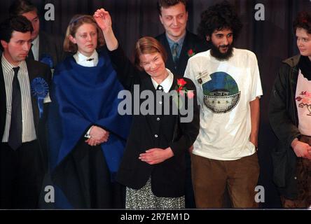 Foto del file datata 10/04/92 di Glenda Jackson dopo essere stata eletta nella circoscrizione di Hampstead & Highgate per il Partito laburista. La doppia attrice vincitrice di Oscar e l'ex deputato laburista è morto a 87 anni 'dopo una breve malattia' nella sua casa a Blackheath, nel sud-est di Londra, ha detto il suo agente. Foto Stock