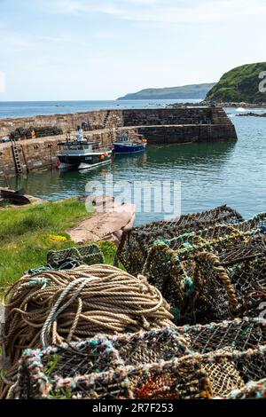 Cove Harbour è una delle gemme nascoste del sud-est della Scozia, confini scozzesi Foto Stock