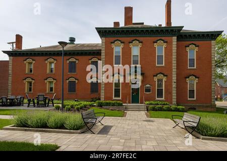 Millersburg, Ohio, USA - Maggio 16. 2023:Vecchia prigione che si trova accanto alla Courrhouse costruita nel 1886 Foto Stock