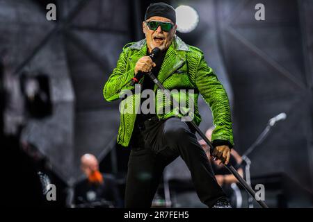 Vasco Rossi e la sua band suonano dal vivo a Bologna il 12 giugno 2023. (Foto di Carlo Vergani/Pacific Press/Sipa USA) Foto Stock