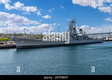 San Pedro, CA, USA – 2 giugno 2023: Nave da guerra USS Iowa ormeggiata al porto di Los Angeles a San Pedro, California. Foto Stock