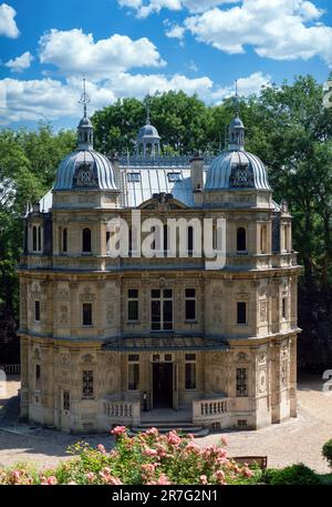 Vista esterna del Chateau de Monte-Cristo, ex residenza Alexander Dumas Foto Stock