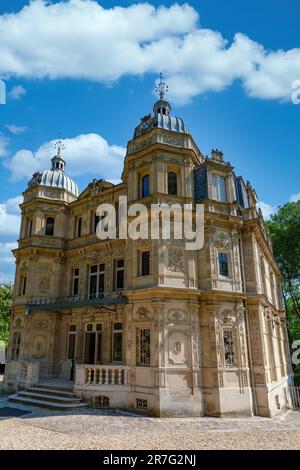 Vista esterna del Chateau de Monte-Cristo, ex residenza Alexander Dumas Foto Stock