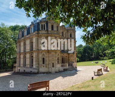 Vista esterna del Chateau de Monte-Cristo, ex residenza Alexander Dumas Foto Stock