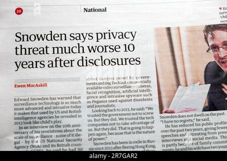 Edward 'Snowden dice la minaccia alla privacy molto peggio 10 anni dopo la divulgazione' giornale headline US Surveillance Technology article 10 giugno 2023 UK Foto Stock