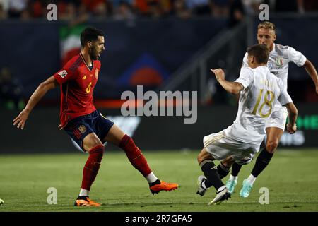 ENSCHEDE - (lr) Mikel Merino di Spagna, Nicolo Barella d'Italia durante la semifinale della UEFA Nations League tra Spagna e Italia allo Stadion De Grolsch veste il 15 giugno 2023 a Enschede, Paesi Bassi. ANP MAURICE VAN PIETRA Foto Stock