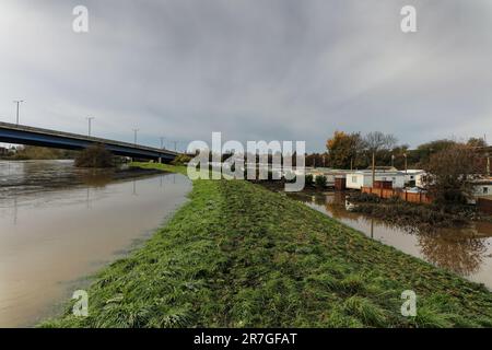 Fiume Don in alluvione, Doncaster, Yorkshire Novembre 2019 Foto Stock