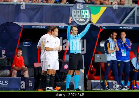 15-06-2023: Sport: Spanje contro Italie ENSCHEDE, PAESI BASSI - GIUGNO 15: Federico Chiesa (Italia), sostituzione durante la partita UEFA Nations League 2022/2 Foto Stock