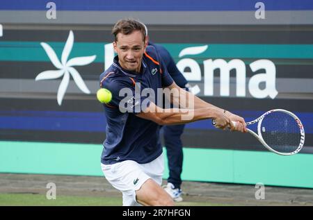 Daniil Medvedev (RUS) in azione nella seconda manche vs Adrian Mannarino (fra) durante i Campionati Libema Open Grass Court il 15 giugno 2023 a Rosmalen, Olanda Credit: SCS/Soenar Chamid/AFLO/Alamy Live News Foto Stock