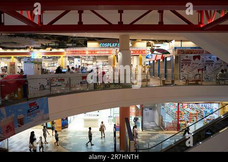 PATTAYA, THAILANDIA - CIRCA APRILE, 2023: Ripresa interna del Terminal 21 Pattaya. Foto Stock