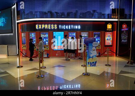 PATTAYA, THAILANDIA - CIRCA APRILE 2023: biglietto espresso al SF Cinema al Terminal 21 di Pattaya. Foto Stock