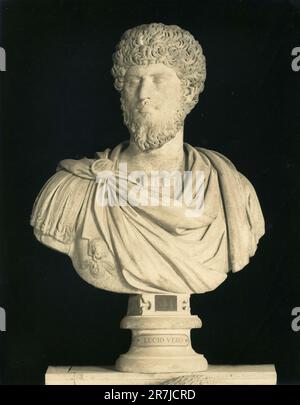 Antico busto di marmo dell'imperatore romano Lucio Verus, Museo Vaticano, Italia 1900s Foto Stock