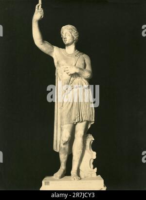 Antica statua marmorea di un'Amazzonia ferita, Museo Capitolino, Italia 1900s Foto Stock