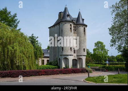 Machelen, Brabante Fiammingo, Belgio - 29 maggio 2023 - Torre medievale del Padiglione Marga Foto Stock
