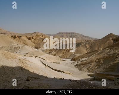 Incantevole paesaggio naturale della Valle dei Re a Luxor, E. Foto Stock