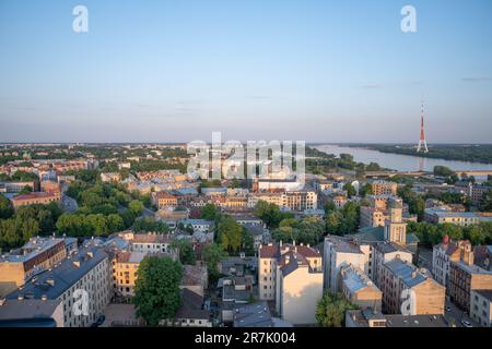 Una splendida vista su riga dalla piattaforma di osservazione dell'Accademia lettone Foto Stock
