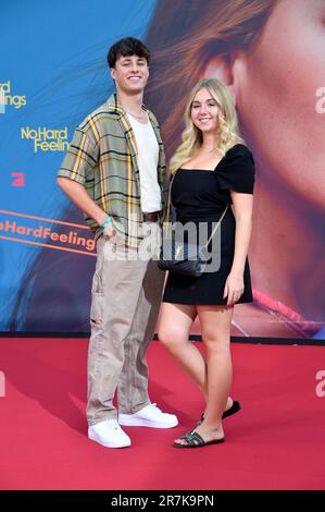 Lukas Leonhardt und Dalia Mya Schmidt-Foß bei der Premiere des Kinofilms 'No Hard Feelings' im Zoo Palast. Berlino, 15.06.2023 Foto Stock
