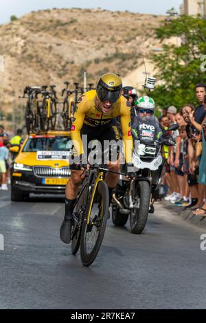 Alicante - Spagna - 08,30,2022 - lo sloveno Primoz Roglic del team Jumbo-Visma nella tappa crono 10 dell'edizione 2022 della 'Vuelta a Espana. Foto Stock