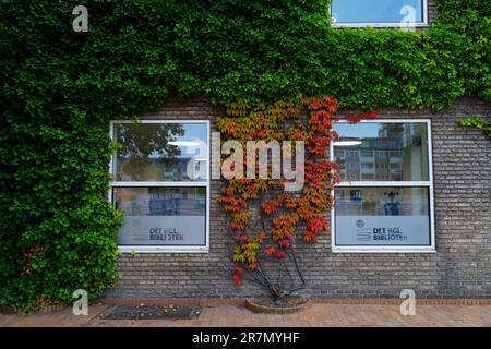 AARHUS, DANIMARCA -25 AGO 2022- Vista del campus della Aarhus University (AU), la seconda università più antica e più grande della Danimarca. Foto Stock