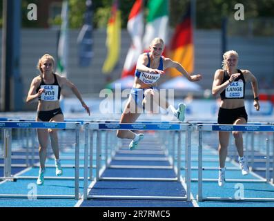 Ratingen, Germania. 17th giugno, 2023. Atletica leggera, incontro completo: Hilke Thamke (M) SC Neubrandenburg eptathlon 100 m ostacoli. Credit: Thomas Banneyer/dpa/Alamy Live News Foto Stock