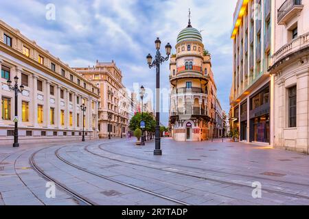Avenida de la Constitucion al mattino, Siviglia, Andalusia, Spagna Foto Stock