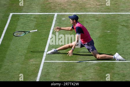 Stoccarda, Germania. 17th giugno, 2023. Tennis: ATP Tour - Stuttgart, Singles, Men, Quarterfinals. Struff (Germania) - Hurkacz (Polonia). Hubert Hurkacz in azione. Credit: Marijan Murat/dpa/Alamy Live News Foto Stock