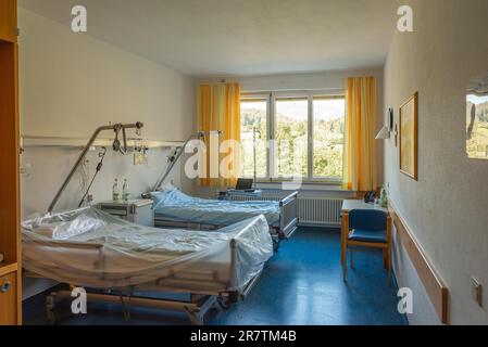 Camera moderna con due letti nell'ospedale di Berchtesgaden Foto Stock