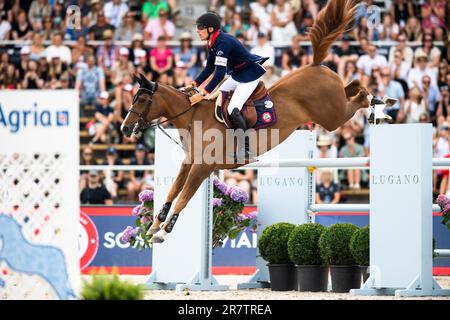 STOCCOLMA 20230617 Henrik von Eckermann durante la prima gara a squadre nel Longines Global Champions Tour di Stoccolma sabato. Foto: Cais Foto Stock