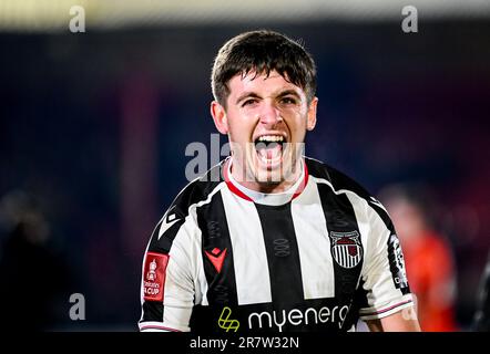 Anthony Glennon durante la partita di replay del quarto turno di fa Cup tra Grimsby Town FC, e Luton Town FC, a Blundell Park, Cleethorpes, Englan Foto Stock