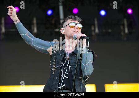 Manchester, Stati Uniti. 16th giugno, 2022. La cantante principale dell'AFI Davey Havok si esibisce durante il giorno 2 del 2023 Bonnaroo Music & Arts Festival il 16 giugno 2023 a Manchester, Tennessee. Photo: Darren Eagles/imageSPACE Credit: Imagespace/Alamy Live News Foto Stock